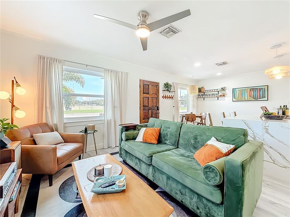 待售: $499,000 (3 贝兹, 1 浴室, 1090 平方英尺)