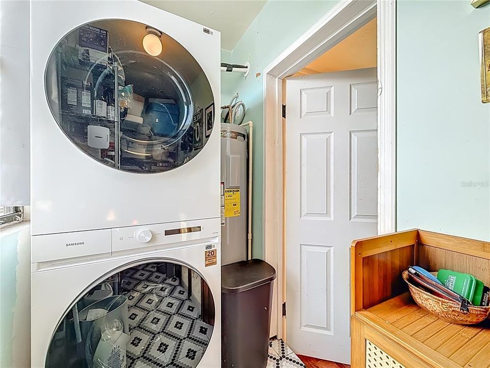 待售: $499,000 (3 贝兹, 1 浴室, 1090 平方英尺)