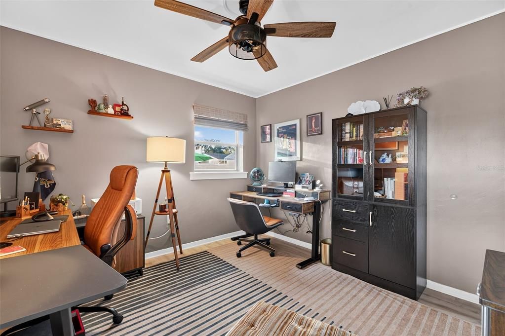 待售: $499,000 (3 贝兹, 1 浴室, 1090 平方英尺)