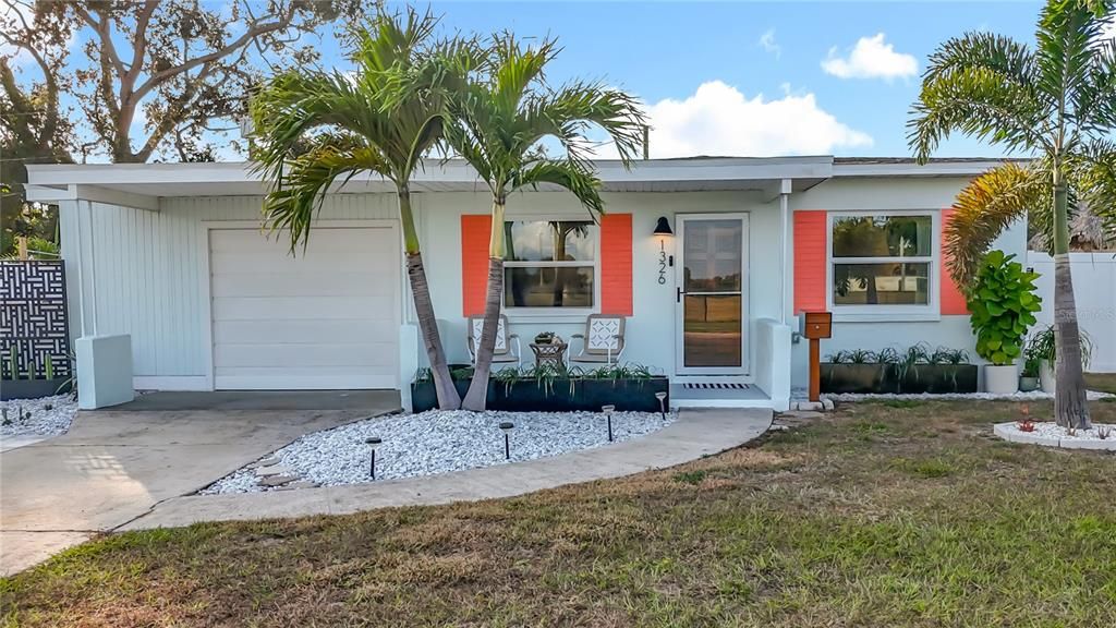 待售: $499,000 (3 贝兹, 1 浴室, 1090 平方英尺)