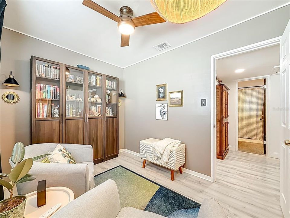 待售: $499,000 (3 贝兹, 1 浴室, 1090 平方英尺)