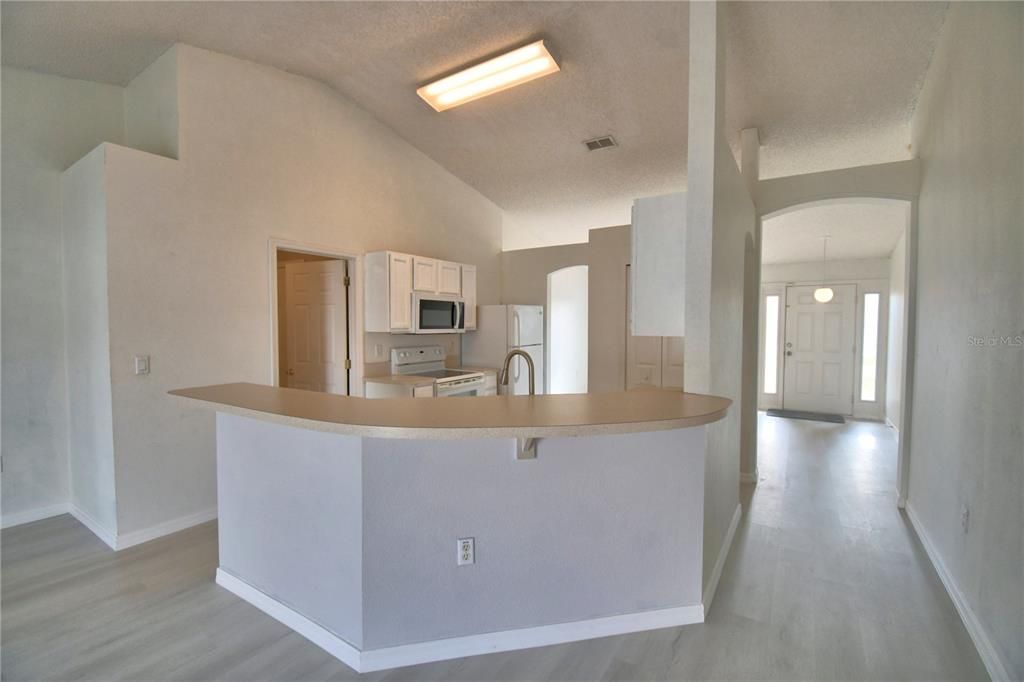 出租: $1,750 (4 贝兹, 2 浴室, 1674 平方英尺)