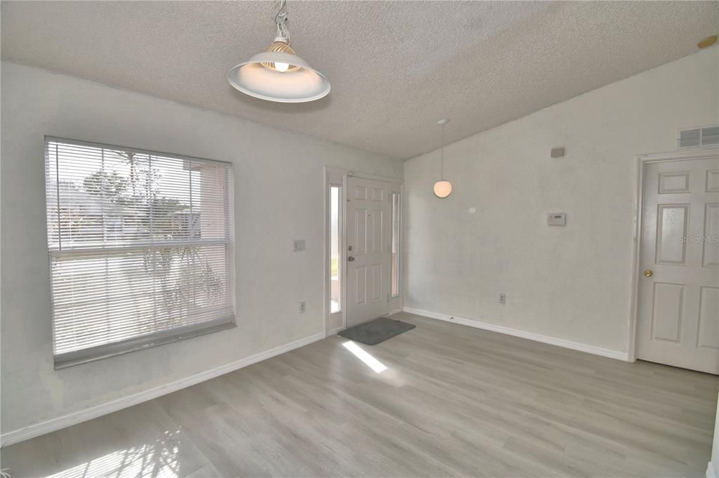 出租: $1,750 (4 贝兹, 2 浴室, 1674 平方英尺)