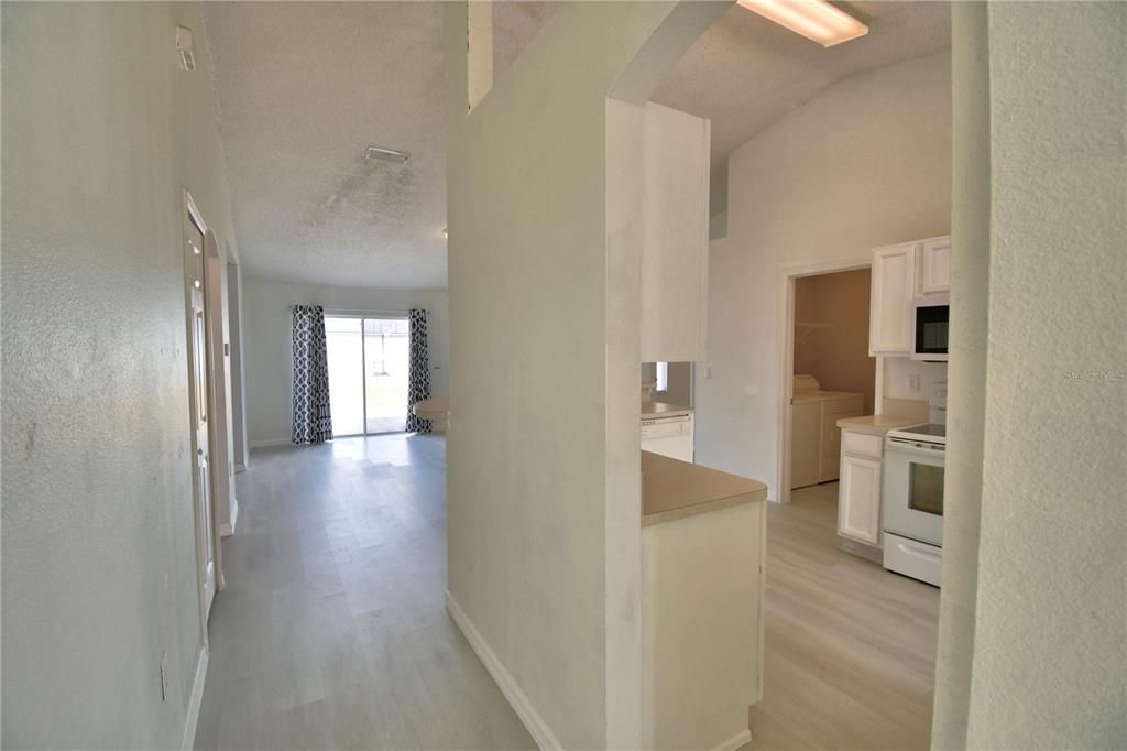 出租: $1,750 (4 贝兹, 2 浴室, 1674 平方英尺)