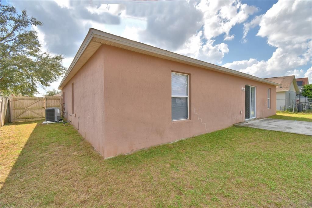 出租: $1,750 (4 贝兹, 2 浴室, 1674 平方英尺)