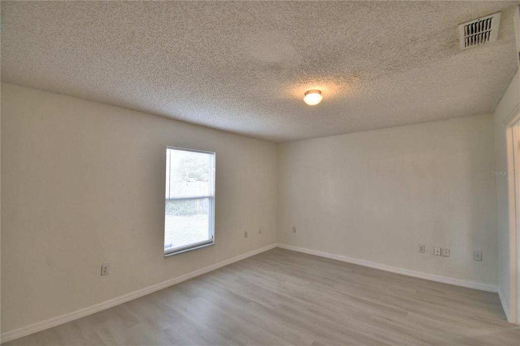 出租: $1,750 (4 贝兹, 2 浴室, 1674 平方英尺)