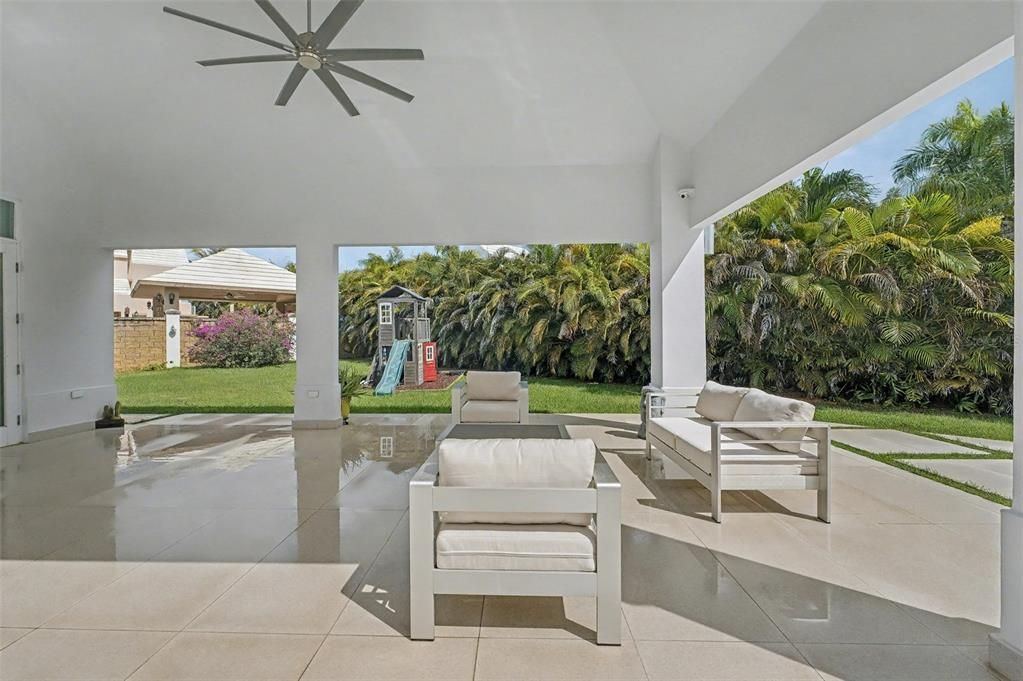 Active With Contract: $1,795,000 (4 beds, 3 baths, 3857 Square Feet)