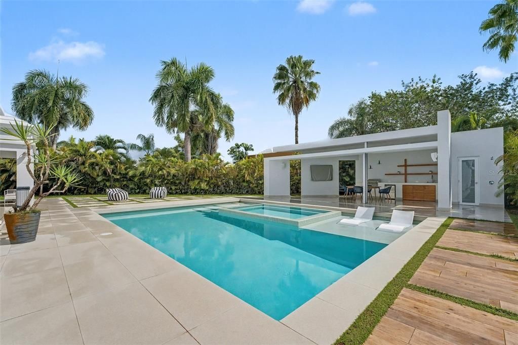 Active With Contract: $1,795,000 (4 beds, 3 baths, 3857 Square Feet)