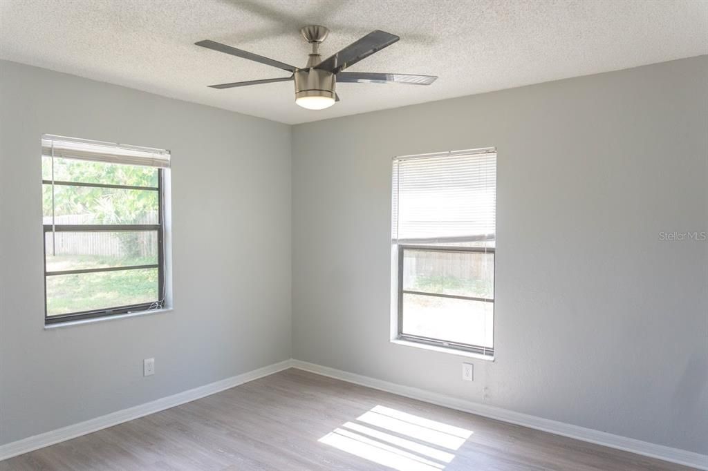 出租: $1,495 (2 贝兹, 1 浴室, 960 平方英尺)