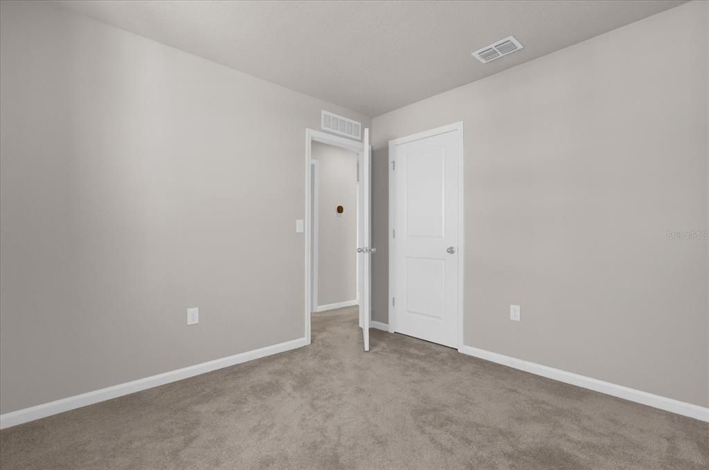 待售: $334,000 (4 贝兹, 2 浴室, 1900 平方英尺)