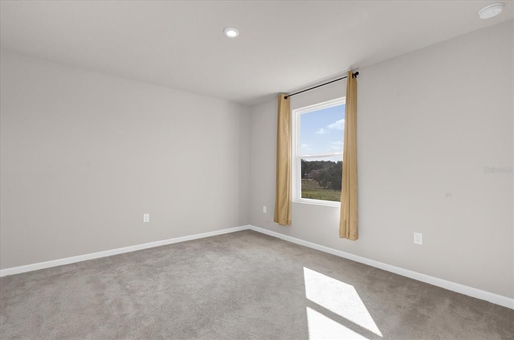 待售: $334,000 (4 贝兹, 2 浴室, 1900 平方英尺)