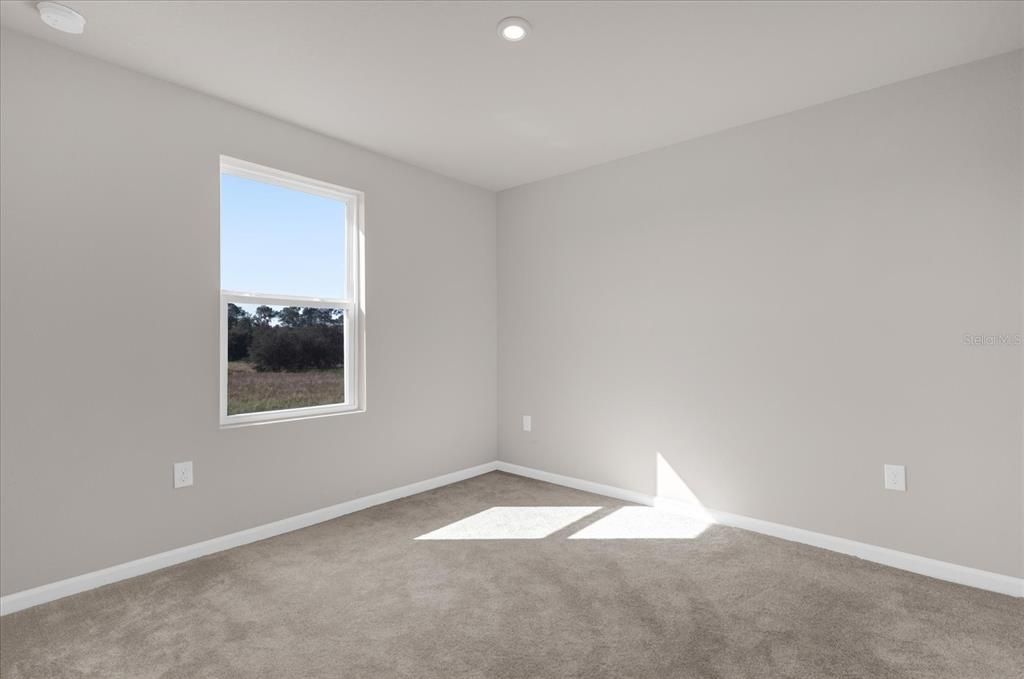 待售: $334,000 (4 贝兹, 2 浴室, 1900 平方英尺)