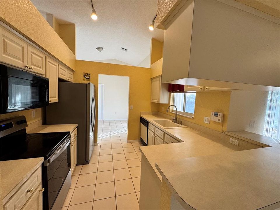 For Sale: $269,900 (4 beds, 2 baths, 1905 Square Feet)