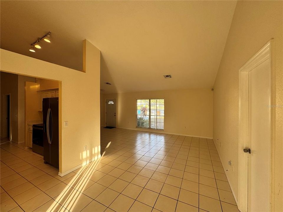 For Sale: $269,900 (4 beds, 2 baths, 1905 Square Feet)