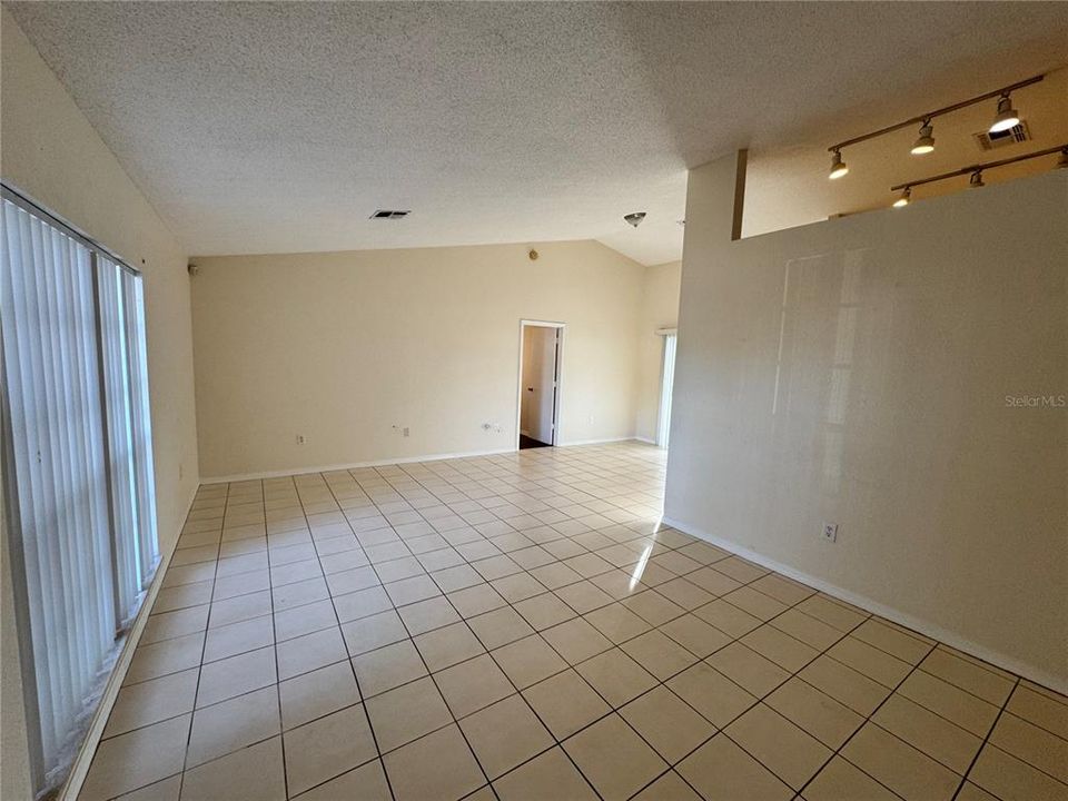 For Sale: $269,900 (4 beds, 2 baths, 1905 Square Feet)