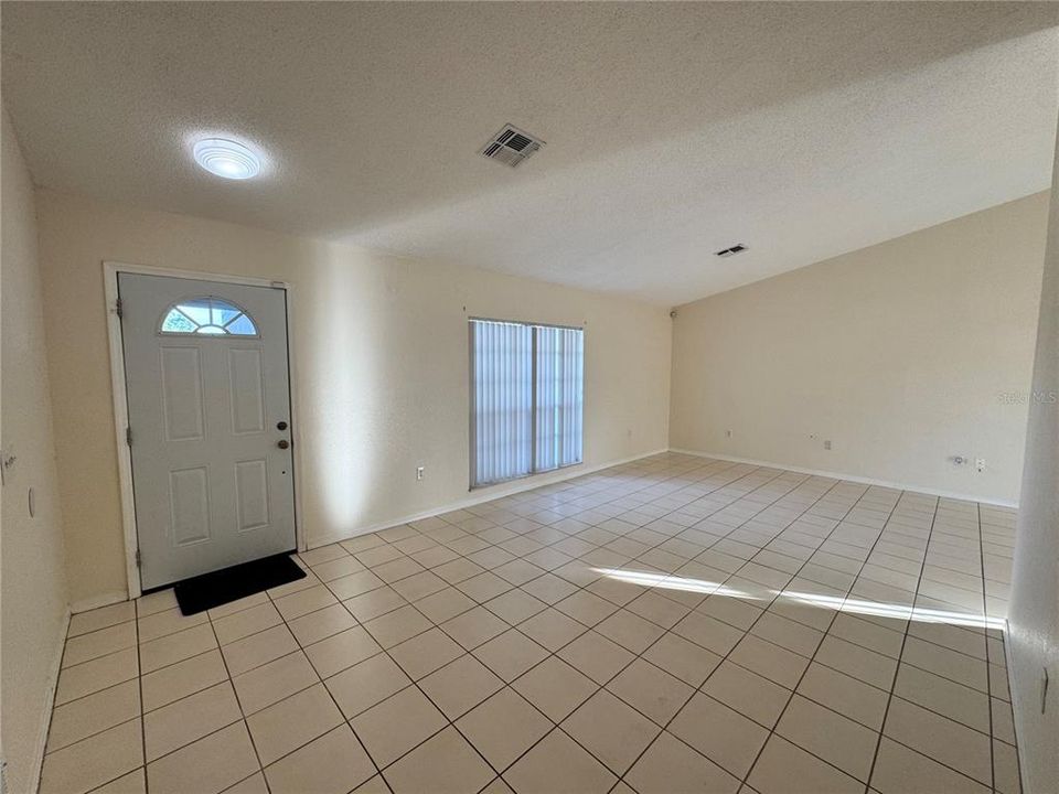 For Sale: $269,900 (4 beds, 2 baths, 1905 Square Feet)