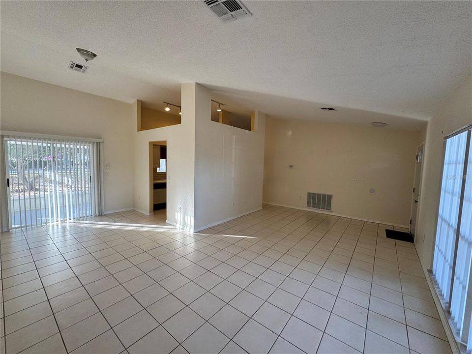 For Sale: $269,900 (4 beds, 2 baths, 1905 Square Feet)