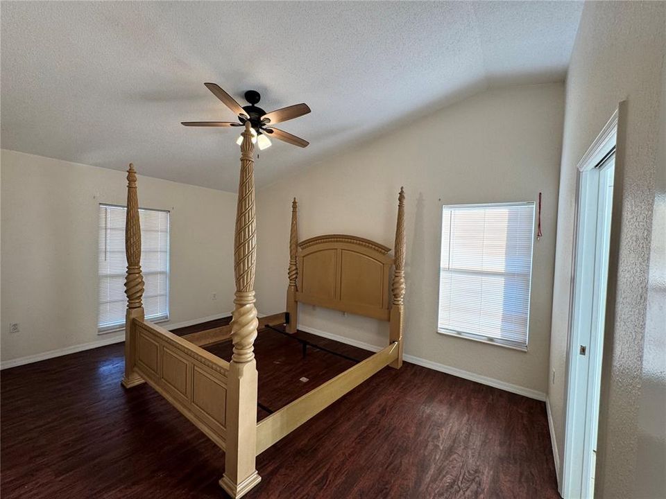 For Sale: $269,900 (4 beds, 2 baths, 1905 Square Feet)