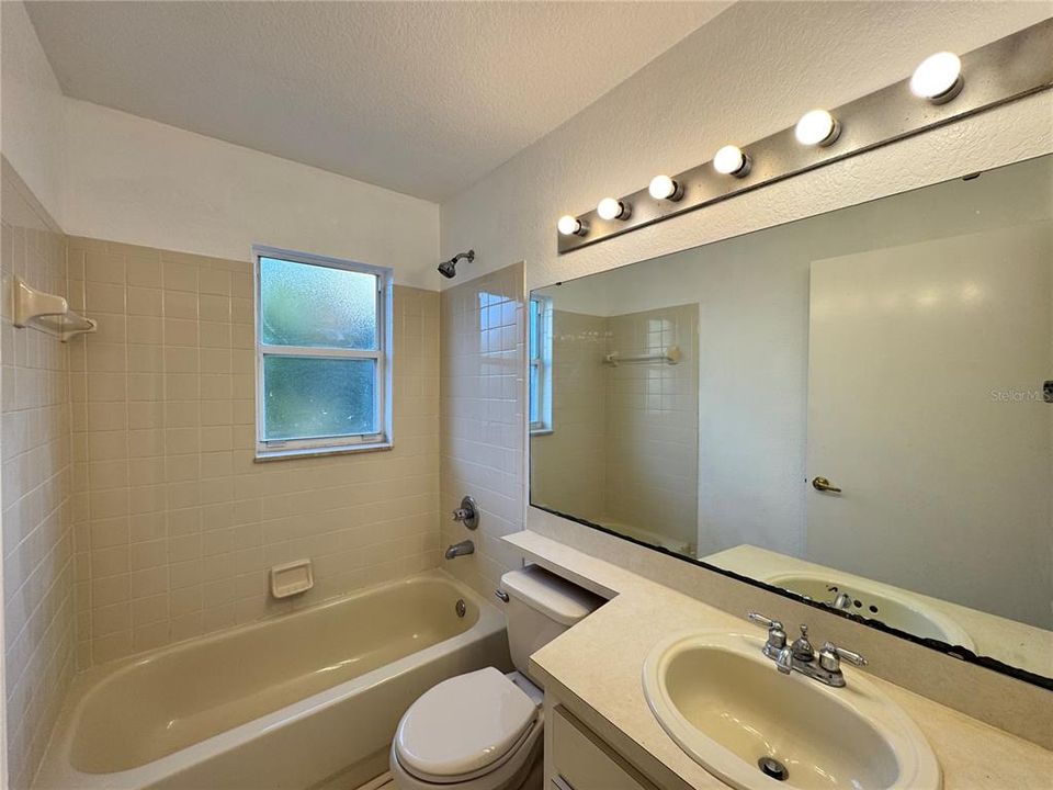 For Sale: $269,900 (4 beds, 2 baths, 1905 Square Feet)