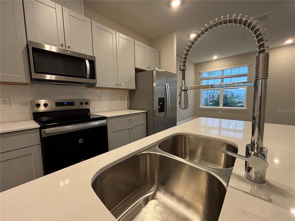 For Rent: $2,700 (3 beds, 2 baths, 1523 Square Feet)