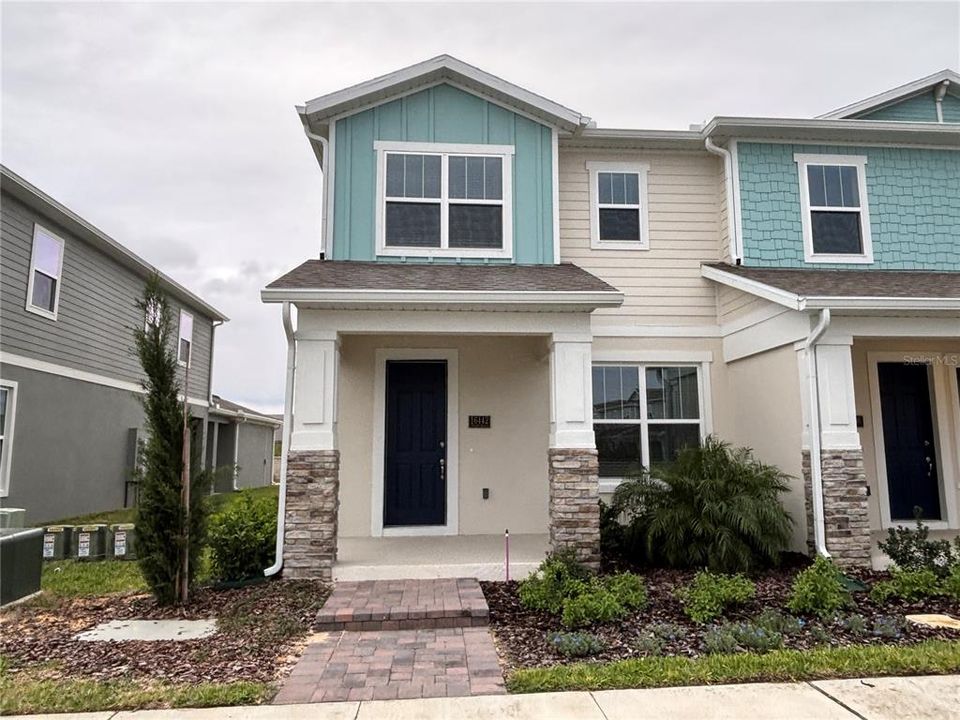 For Rent: $2,700 (3 beds, 2 baths, 1523 Square Feet)