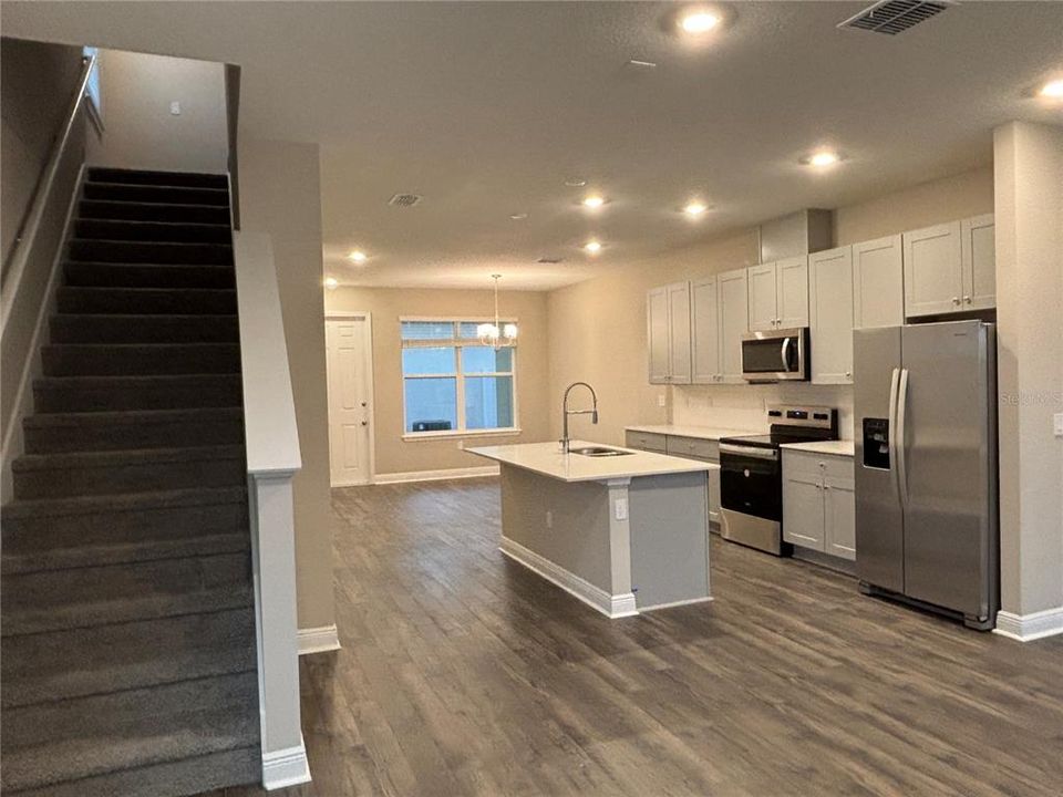 For Rent: $2,700 (3 beds, 2 baths, 1523 Square Feet)