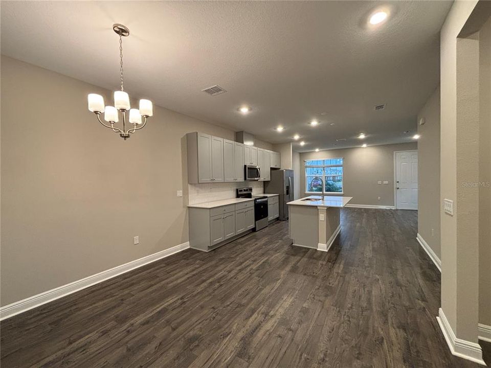 For Rent: $2,700 (3 beds, 2 baths, 1523 Square Feet)