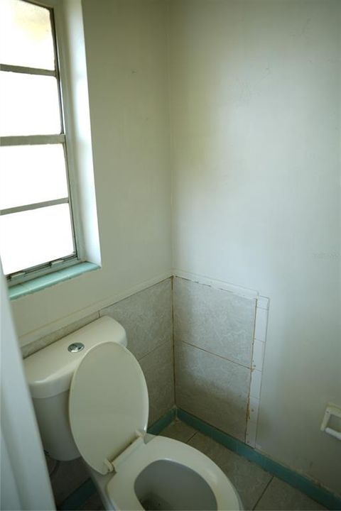 合同活跃: $199,000 (3 贝兹, 1 浴室, 1150 平方英尺)