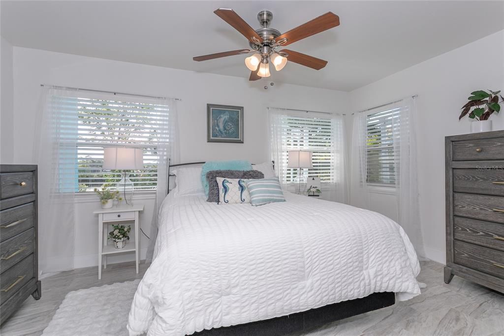 待售: $559,000 (3 贝兹, 2 浴室, 1482 平方英尺)