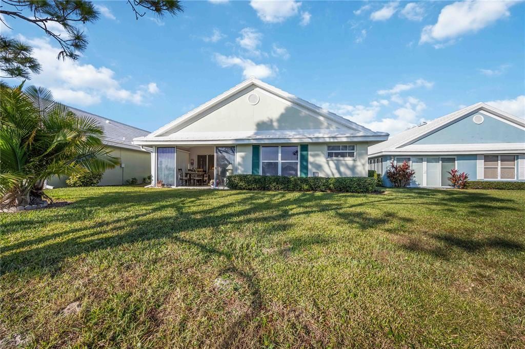 For Sale: $324,900 (2 beds, 2 baths, 1327 Square Feet)