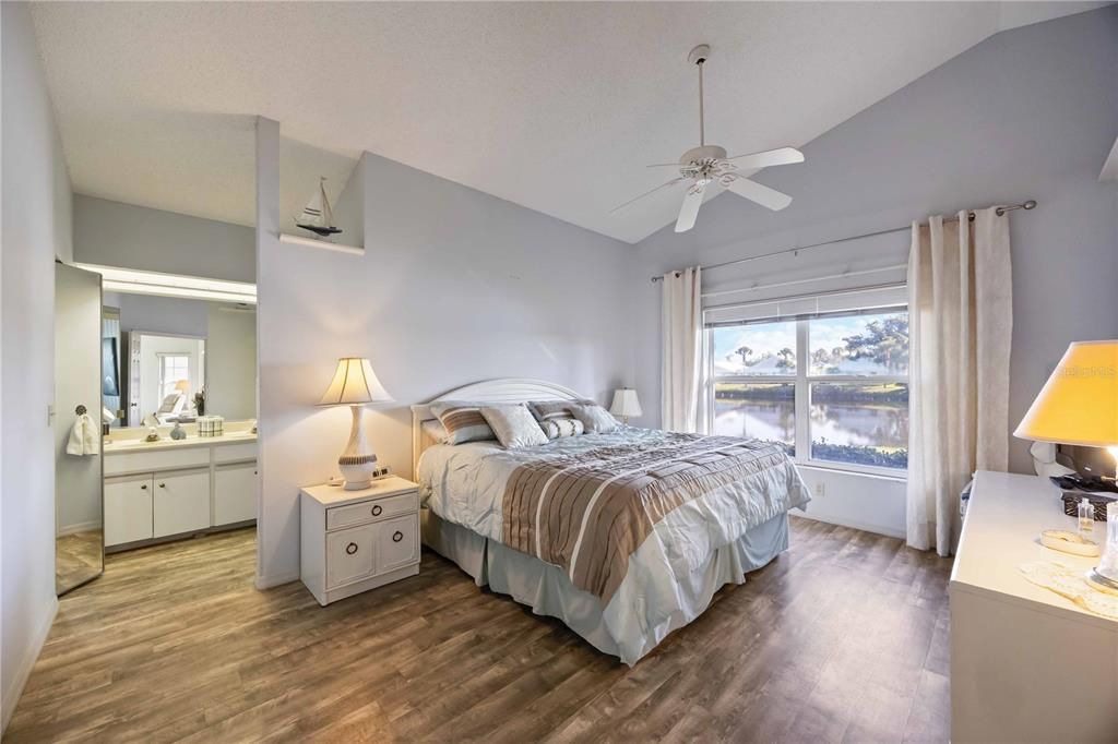 For Sale: $324,900 (2 beds, 2 baths, 1327 Square Feet)