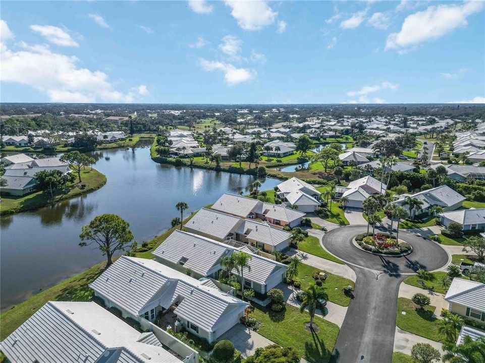 For Sale: $324,900 (2 beds, 2 baths, 1327 Square Feet)