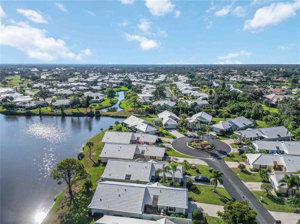 For Sale: $324,900 (2 beds, 2 baths, 1327 Square Feet)