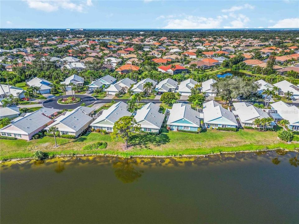 For Sale: $324,900 (2 beds, 2 baths, 1327 Square Feet)