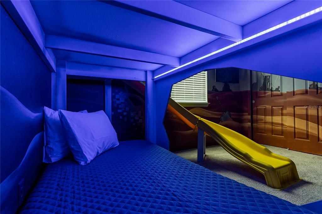 На продажу: $815,000 (9 спален, 6 ванн, 4828 Квадратных фут)