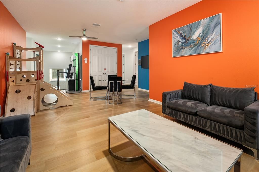 На продажу: $815,000 (9 спален, 6 ванн, 4828 Квадратных фут)