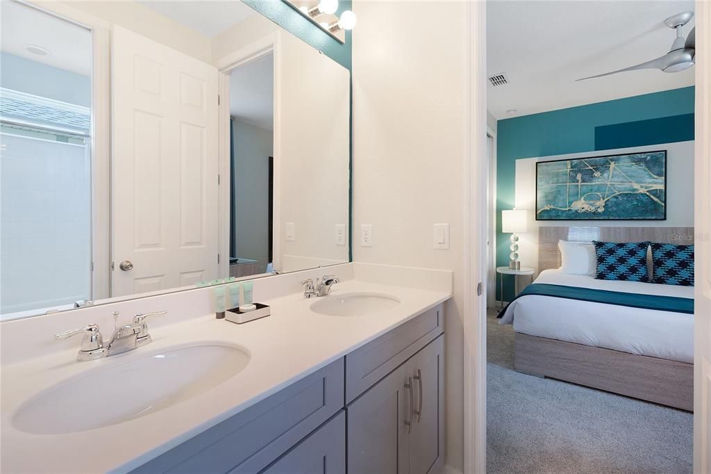 На продажу: $815,000 (9 спален, 6 ванн, 4828 Квадратных фут)