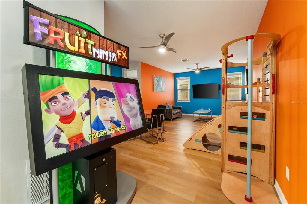 На продажу: $815,000 (9 спален, 6 ванн, 4828 Квадратных фут)