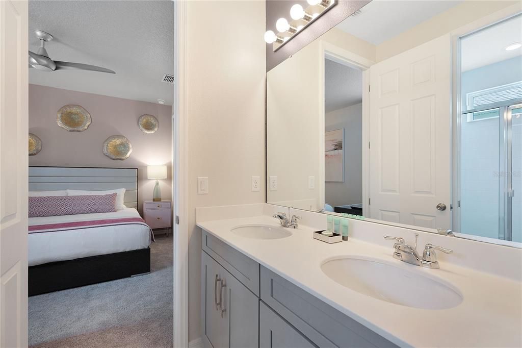 На продажу: $815,000 (9 спален, 6 ванн, 4828 Квадратных фут)