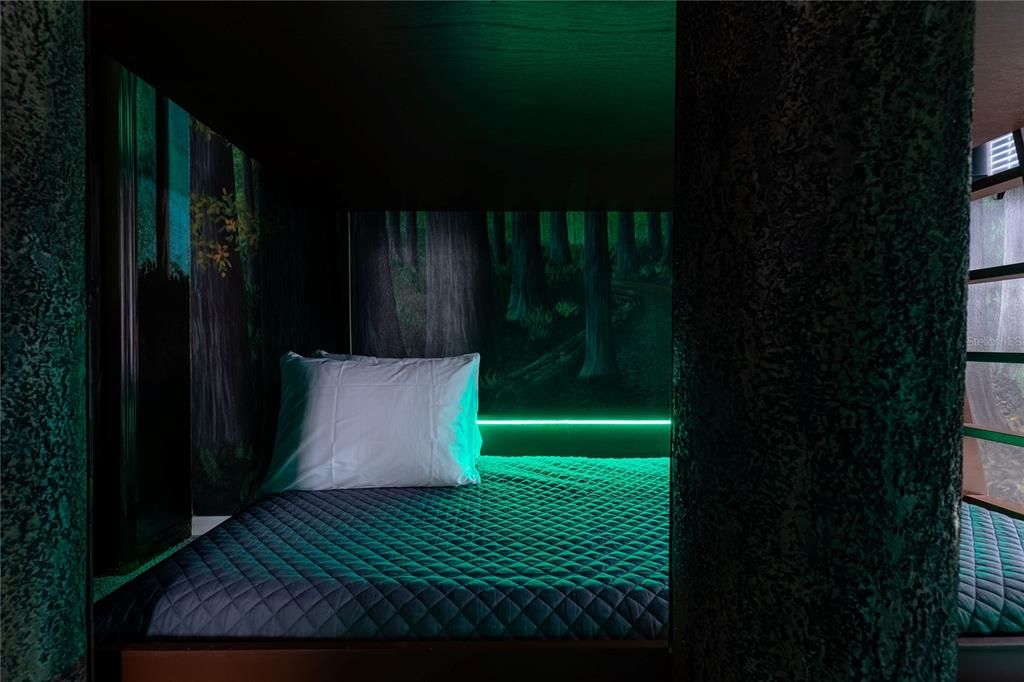 На продажу: $815,000 (9 спален, 6 ванн, 4828 Квадратных фут)