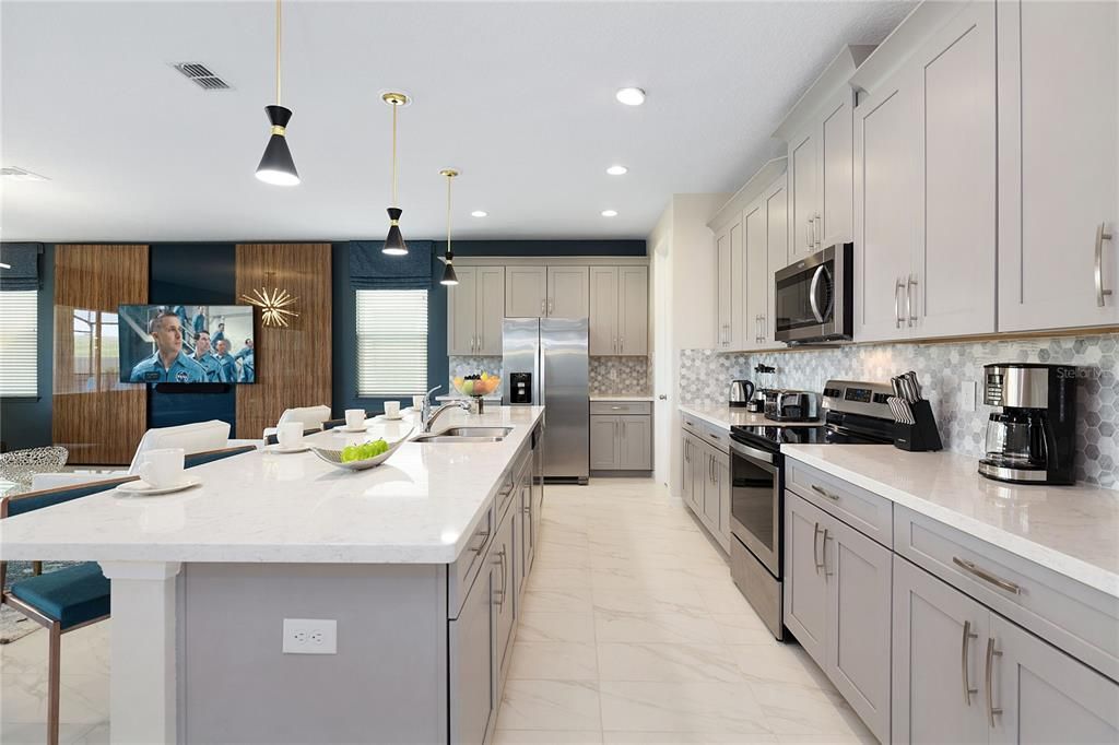 На продажу: $815,000 (9 спален, 6 ванн, 4828 Квадратных фут)