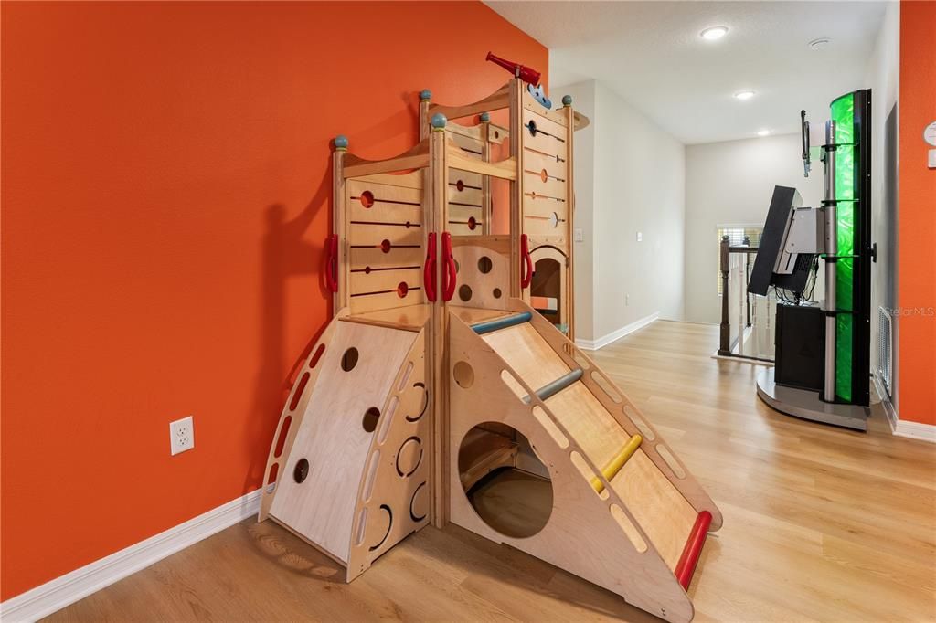 На продажу: $815,000 (9 спален, 6 ванн, 4828 Квадратных фут)