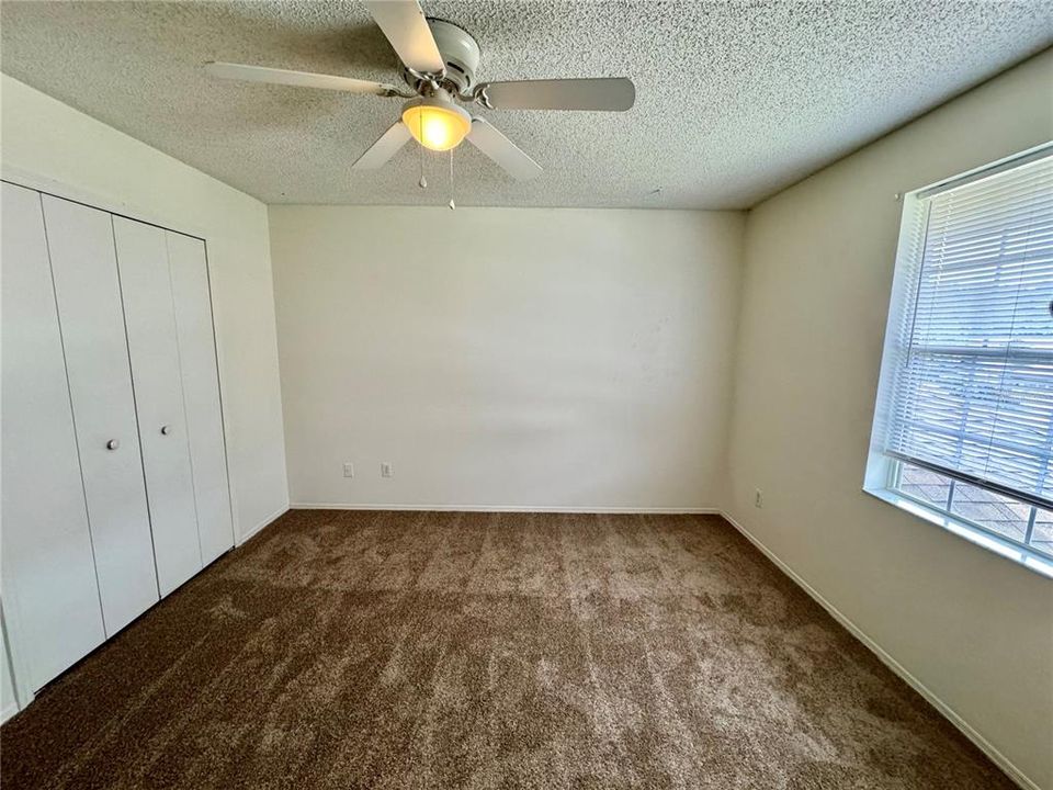 出租: $2,000 (3 贝兹, 2 浴室, 1704 平方英尺)