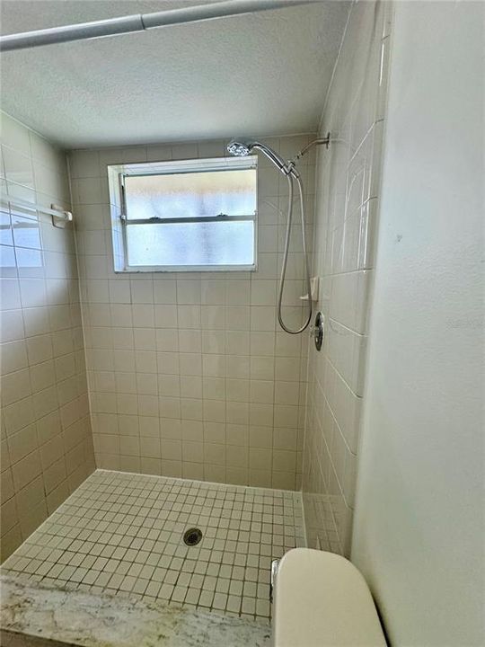 出租: $2,000 (3 贝兹, 2 浴室, 1704 平方英尺)