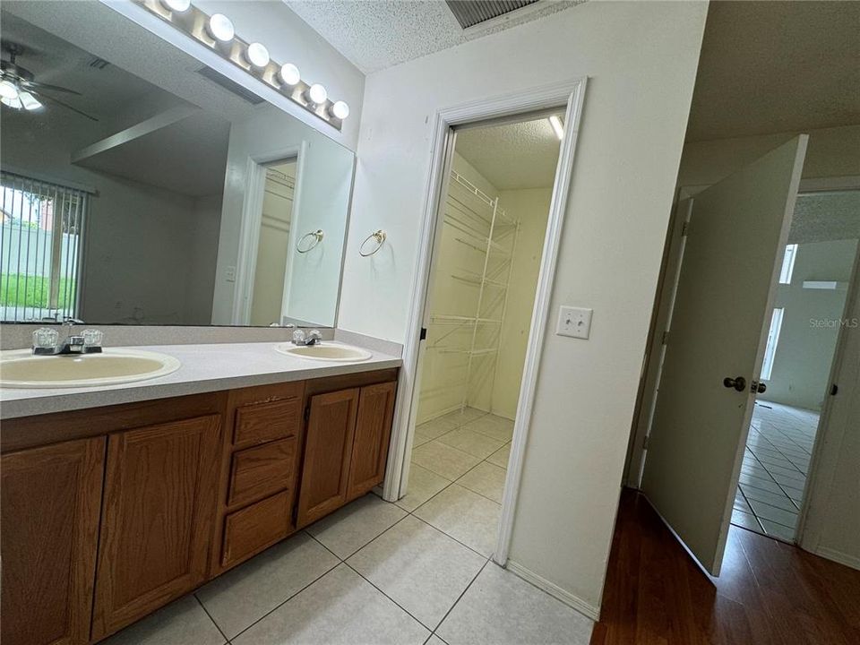 出租: $2,000 (3 贝兹, 2 浴室, 1704 平方英尺)