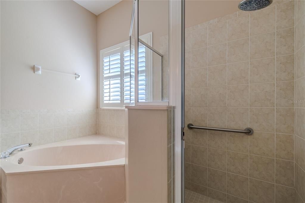 For Sale: $475,000 (3 beds, 2 baths, 2043 Square Feet)