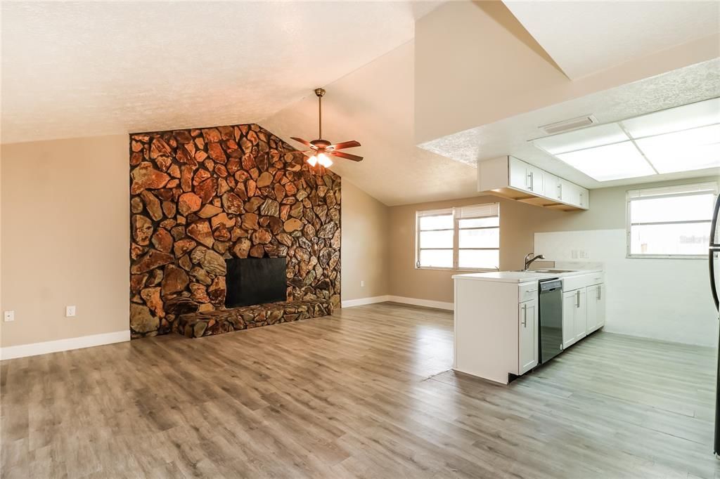 For Rent: $1,865 (3 beds, 2 baths, 1665 Square Feet)