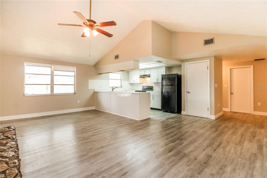 For Rent: $1,865 (3 beds, 2 baths, 1665 Square Feet)