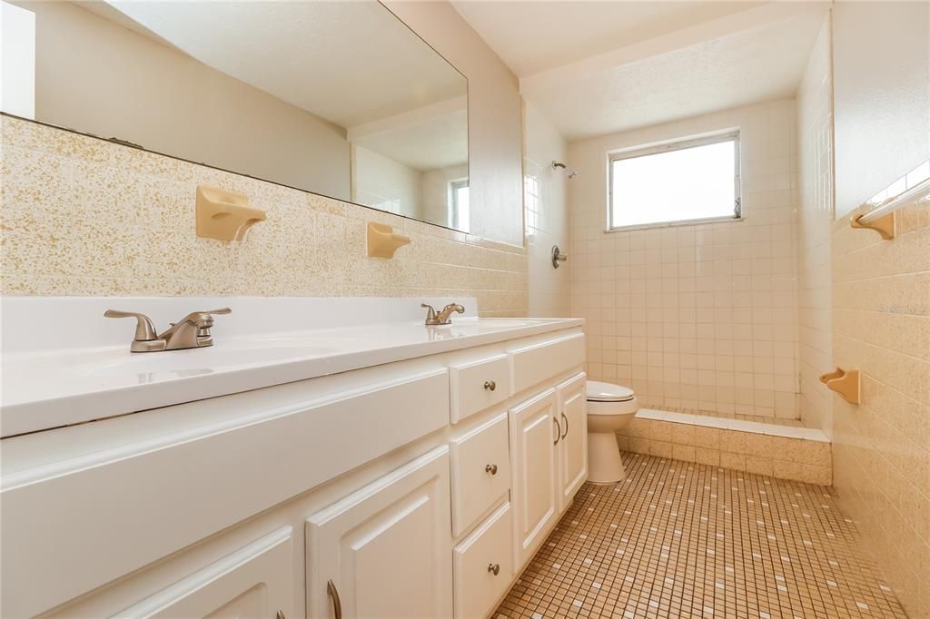 For Rent: $1,865 (3 beds, 2 baths, 1665 Square Feet)