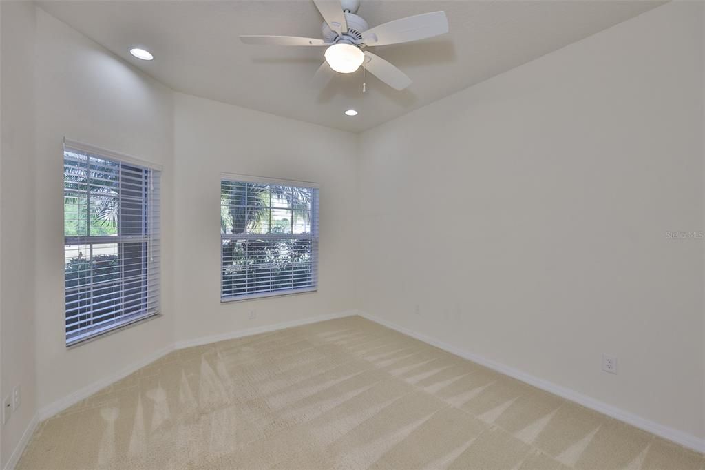 На продажу: $415,000 (3 спален, 2 ванн, 2615 Квадратных фут)